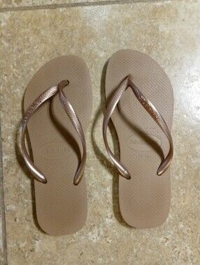 Havaianas Women's Tan Flip Flops with Rose Gold Straps